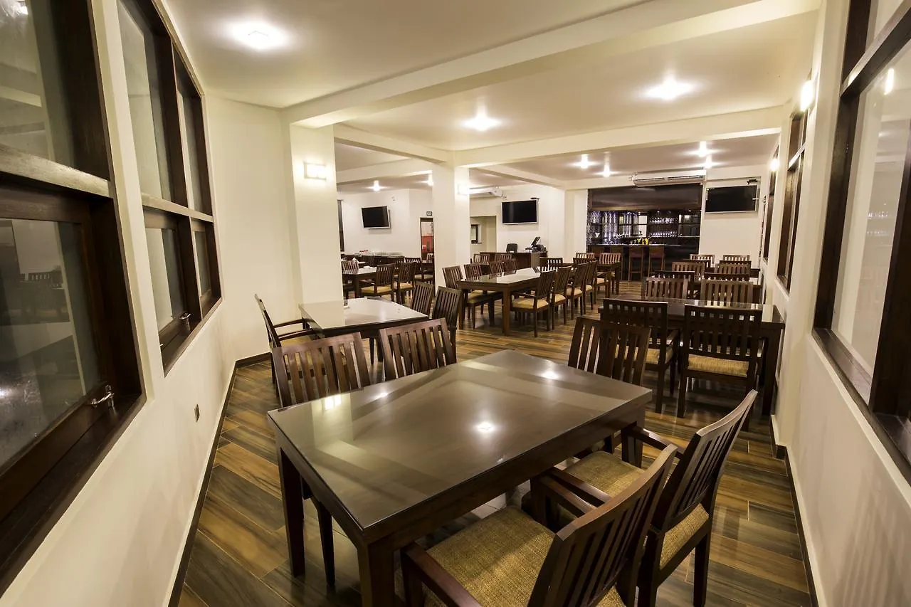 Grand 7 Hotel -Kesbewa Piliyandala 3*,